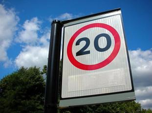 20 mph sign (CC BY-ND 2.0 licensed by Tony Hall_Flickr)